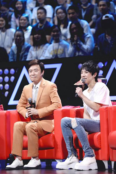 诱骗老人的链条上，“刘洪滨”们只是一环：beat365(图2)